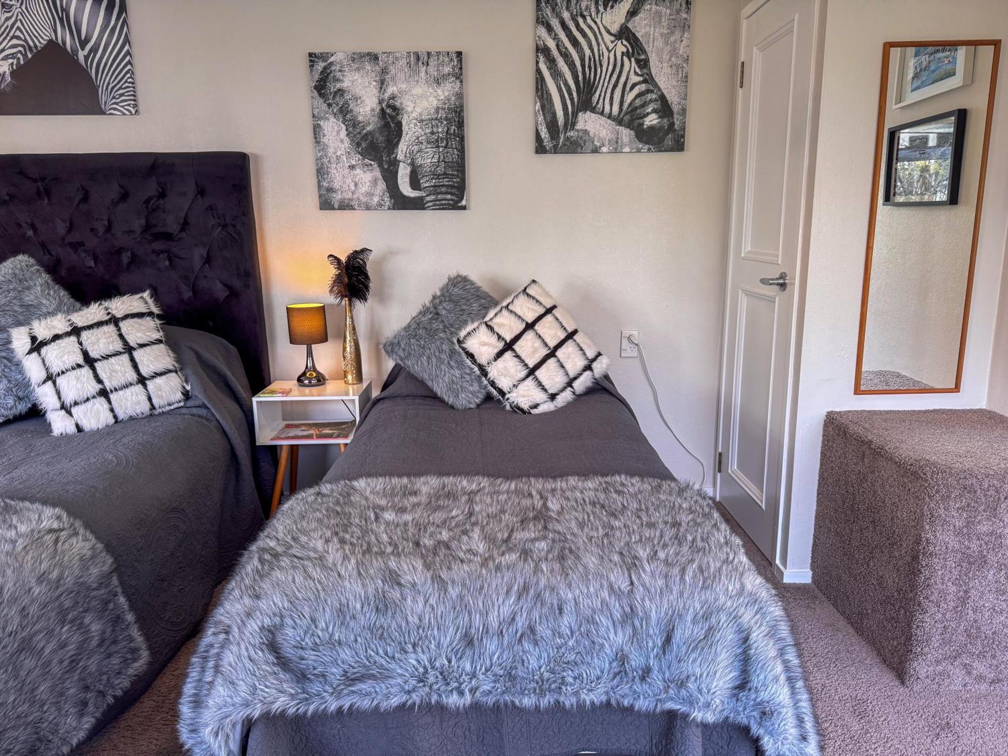 Swan House Bed & Breakfast Martinborough Exterior foto